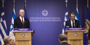 Ο Νίκος Παναγιωτόπουλος και ο Υπουργός Άμυνας του Ισραήλ, Μπέντζαμιν Γκαντζ/ Φωτογραφία: ΓΙΑΝΝΗΣ ΠΑΝΑΓΟΠΟΥΛΟΣ/EUROKINISSI