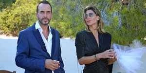 Πάνος ΜουζουράκηςΤζίνα Βαρελά