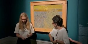 Ακτιβιστές έριξαν σούπα σε πίνακα του Βαν Γκογκ