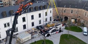 Βέλγος ανέβασε μια αγωνιστική Porsche στο ρετιρέ του