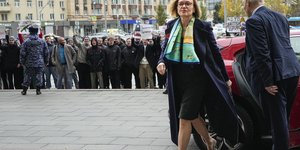 Η Βρετανίδα πρεσβευτής στη Ρωσία, φτάνει στο Υπουργείο Εξωτερικών στη Μόσχα/ AP Photos