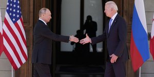 Ο Βλάντιμιρ Πούτιν και ο Τζο Μπάιντεν