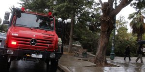 Πυροσβεστικό όχημα σε κακοκαιρία 