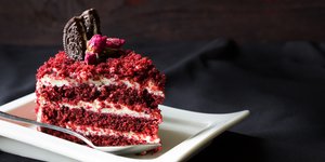 Λαχταριστό κομμάτι κέικ red velvet
