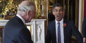 Ο πρωθυπουργός της Βρετανίας, Ρίσι Σούνακ, με τον βασιλιά Κάρολο