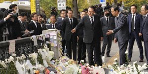 Ο πρωθυπουργός της Νότιας Κορέας αποτίνει φόρο τιμής στα θύματα της τραγωδίας