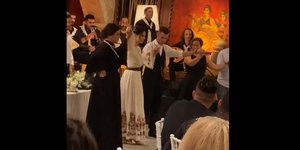 «Σασμός»: Viral ο χορός της Τζομπανάκη στο γάμο του «Μαθιού» και της «Βασιλικής» -Backstage βίντεο