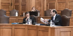 Θεόδωρος Σκυλακάκης και Απόστολος Βεσυρόπουλος στην Επιτροπή Δημόσιας Διοίκησης της Βουλής