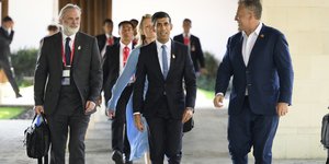 Ρίσι Σούνακ στη μεση