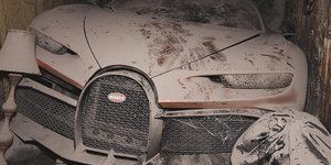 Supercars σε αποθήκη