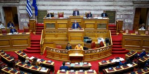 Τη σύγκληση της Επιτροπής Θεσμών και Διαφάνειας της Βουλής ζητά το ΚΚΕ