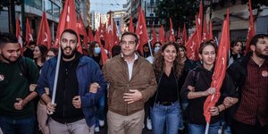 Τσίπρας και Μπαζιάνα στη πορεία για το Πολυτεχνείο