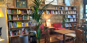 Zatopek book cafe στην Καλλιθέα
