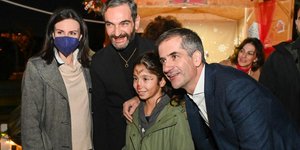 Δήμος Αθηναίων: Τα χριστουγεννιάτικα χωριά εγκαινίασε ο Κώστας Μπακογιάννης, από τη γειτονιά των Ελληνορώσων