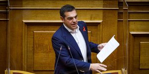 Ο Αλέξης Τσίπρας στο βήμα της Βουλής