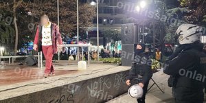 Ο άνδρας που απειλούσε να αυτοπυρποληθεί την Πέμπτη (29/12) στην κεντρική πλατεία της Λάρισας