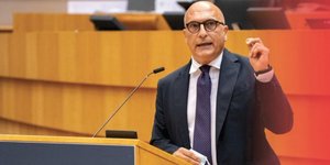 Ο Ιταλός ευρωβουλευτής που φέρεται να εμπλέκεται με το Qatargate, Αντρέα Κοτσολίνο