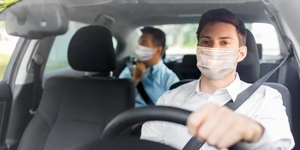 Χρήση μάσκας στο αυτοκίνητο