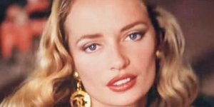 Η Annie Cardone σε νεότερη ηλικία