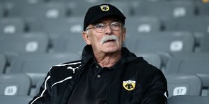 Ο Αντώνης Αντωνίου παρακολουθεί αγώνα της ΑΕΚ