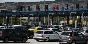 ΚΙΝΗΣΗ ΣΤΑ ΔΙΟΔΙΑ