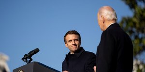 Τζο Μπάιντεν και Εμανουέλ Μακρόν 