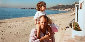 Ο Μπρους Γουίλις με την κόρη του Ράμερ σε μικρή ηλικία