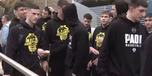Μήνυμα κατά της βίας έστειλαν οι εφηβικές ομάδες μπάσκετ Άρη και ΠΑΟΚ