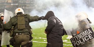 Επεισόδια στον ημιτελικό Κυπέλλου Ελλάδος μεταξύ ΠΑΟΚ και Ολυμπιακού τον Μάρτιο του 2016