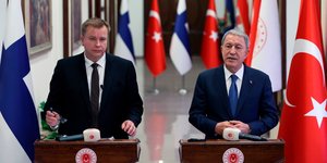 Άντι Κάικονεν και Χουλουσί Ακάρ