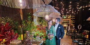 Το ζευγάρι, παιδιά Ελλήνων επιχειρηματιών 