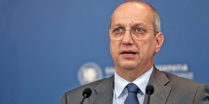 Ο κυβερνητικός εκπρόσωπος, Γιάννης Οικονόμου