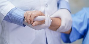 γιατρος χερι ασθενη