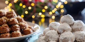 Μελομακάρονα και κουραμπιέδες 