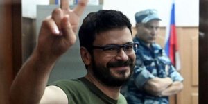 Ο Ιλία Γιάσιν, ο πολιτικός που κατηγορείται για διασπορά fake news για το στρατό της Ρωσίας/ Twitter