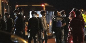 Νεαροί μετανάστες στη Σικελία