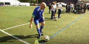 Viral ο πρόεδρος της FIFA Ινφαντίνο, εκτέλεσε το χειρότερο κόρνερ
