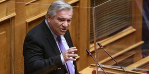 Ο Χάρης Καστανίδης στη Βουλή
