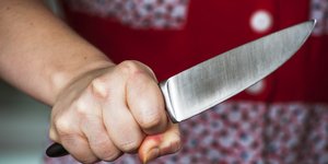 Γυναίκα με μαχαίρι