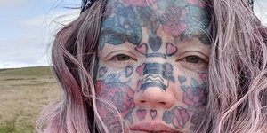 Η Melissa Sloan, από το Powys της Νότιας Ουαλίας, έχει εμμονή με τα τατουάζ 