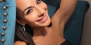 H  Μαρίνα Λαμπροπούλου για τα ραντεβού