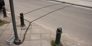 Τα μαύρα καλώδια στους δρόμους της Αθήνας 