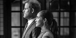 Ο Δούκας και η Δούκισσα του Σάσεξ λίγο πριν παρευρεθούν στην τελετή έναρξης του @OneYoungWorld τον περασμένο μήνα