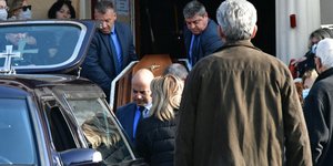 φερετρο κηδεια