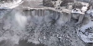Οι καταρράκτες του Νιαγάρα πάγωσαν μερικώς