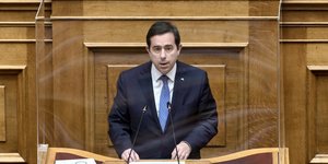 Ο Νότης Μηταράκης στη Βουλή