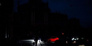 Οδησσός: Πάνω από 1,5 εκατ. άνθρωποι χωρίς ρεύμα -Θα χρειαστούν μήνες για να επισκευαστεί το δίκτυο ηλεκτρικής ενέργειας