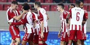 Τη νίκη με 4-1 πανηγύρισε ο Ολυμπιακός επί του Ατρόμητου, στο πρώτο μεταξύ τους παιχνίδι για τους «16» του Κυπέλλου Ελλάδος