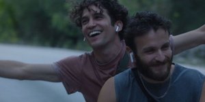 Ο ηθοποιός Ορέστης Χαλκιάς, που έκλεψε τις εντυπώσεις με τη συμμετοχή του στη σειρά «Μαέστρο» του Χριστόφορου Παπακαλιάτη