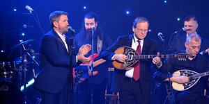 Το πρόγραμμα των καναλιών για την παραμονή της Πρωτοχρονιάς